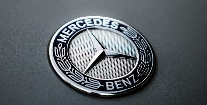 Daimler zittert im Abgasskandal: Gerichte entscheiden jetzt reihenweise für Mercedes-Kunden Wichtiges OLG-Urteil aus Frankfurt hilft tausenden Klägern