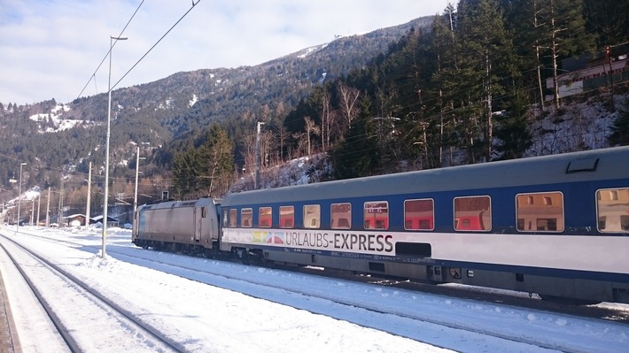 Mit dem Urlaubs-Express Nachtzug in die schönsten Skigebiete Bayerns und Österreichs