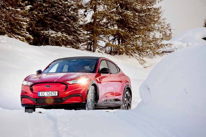 Mit dem Mustang Mach-E durch den Winter: Tipps für das Laden und Fahren in der kalten Jahreszeit