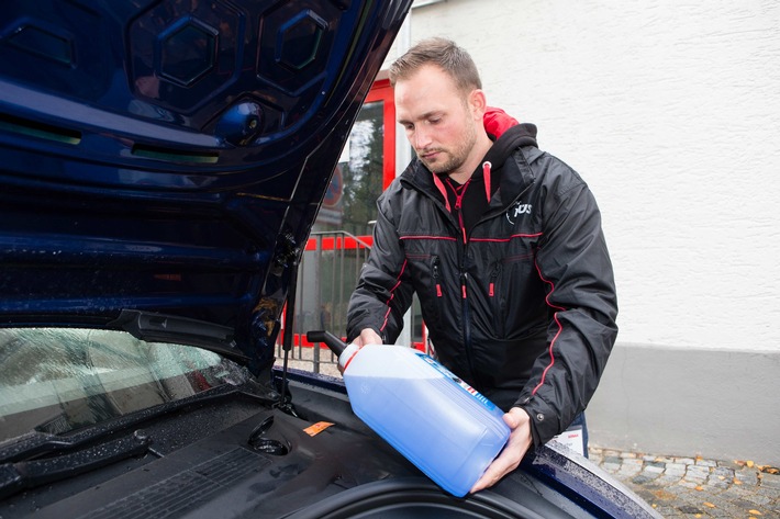 Winterscheibenreiniger im KÜS-Test: Achtung Blindflug! Elf Fertigmischungen im Vergleich 3 Reiniger sorgen für guten Durchblick 7 Produkte versagen, teilweise mit gefährlicher Blendwirkung