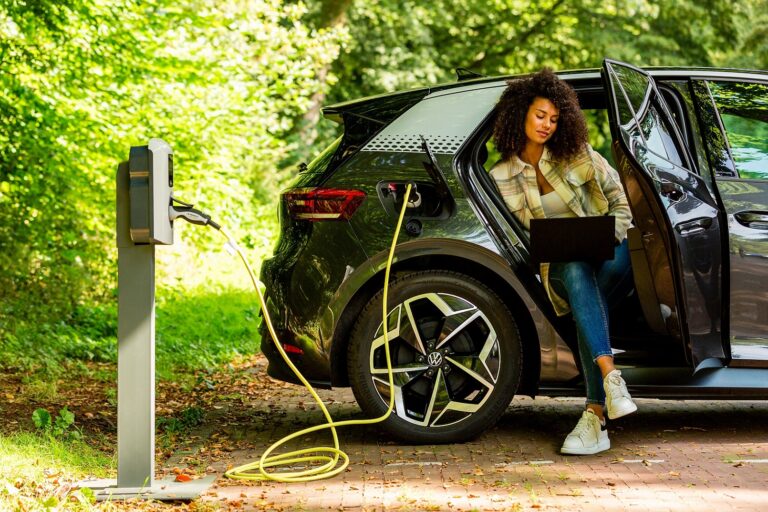 EV Readiness Index 2022 von LeasePlan: Für jedes neue E-Auto eine Ladestation