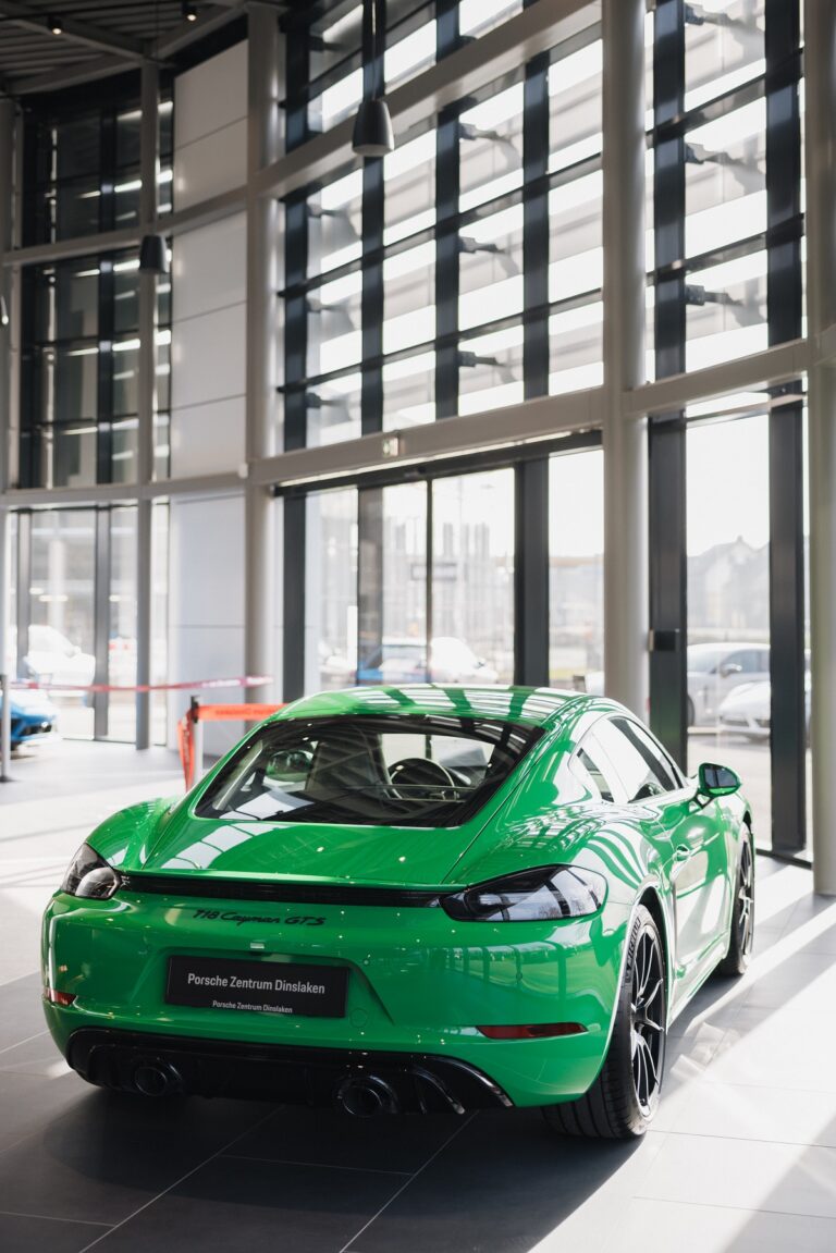 Porsche eröffnet neues Zentrum in Dinslaken